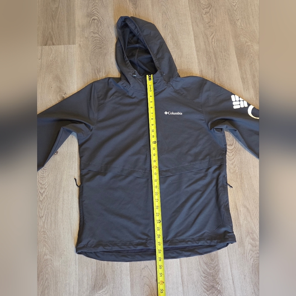 Columbia Men's Panther Creek hooded jacket in a grey/charcoal color. - Picture 4 of 6